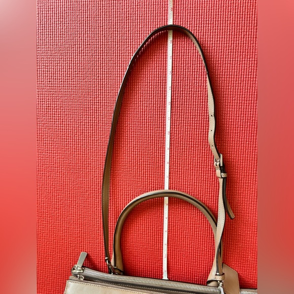 Authentic Coach Leather bag. - Picture 3 of 16